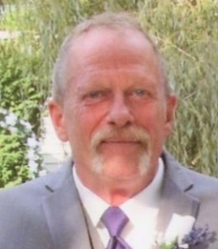 Robert  Lewis Profile Photo