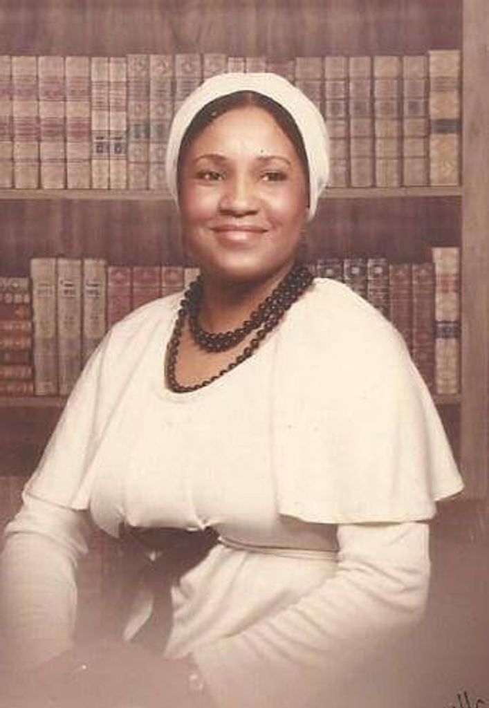 Hajah Rosie Hasan (Shears)  Muhammad