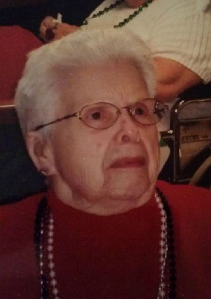 Dorothy E Hamann