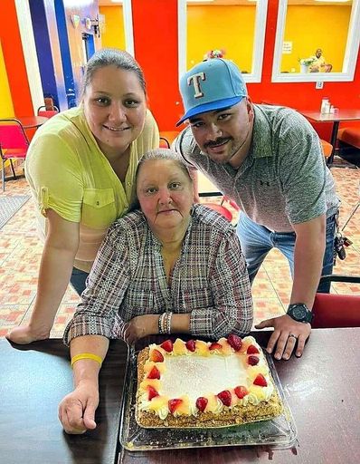 Maria Guadalupe Salinas photo gallery thumbnail 71 of 200