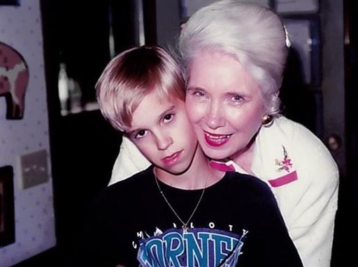 Marlene Bell photo gallery thumbnail 22 of 45
