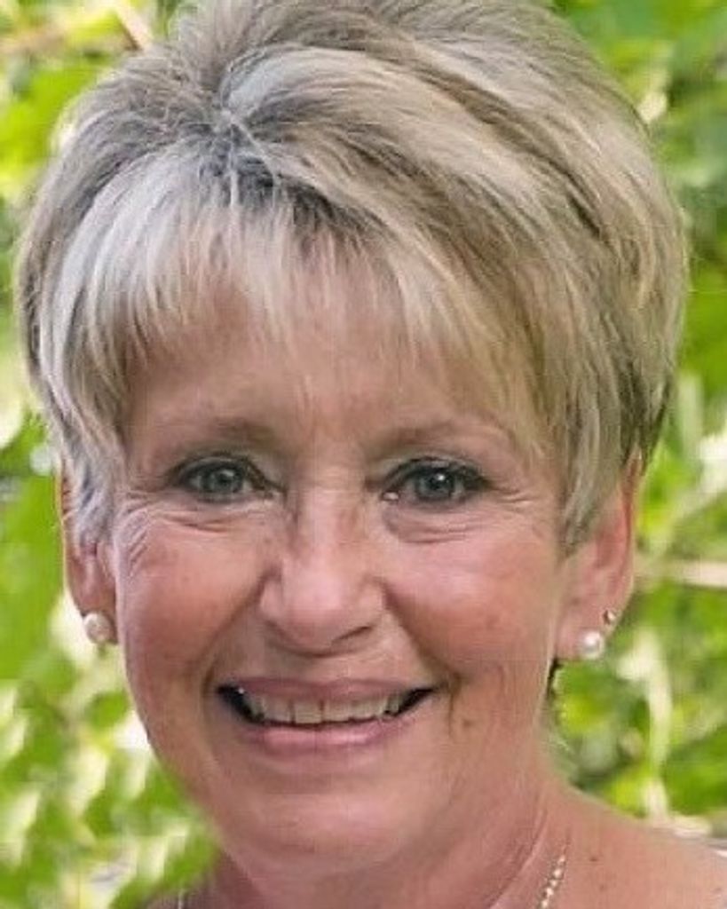 Christine "Chris" (Lajoie) Bisceglia