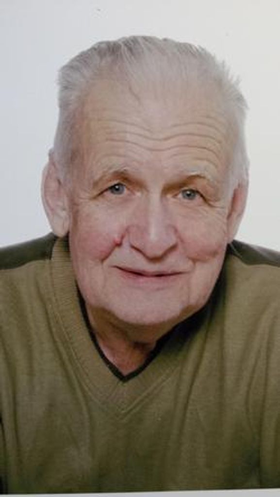 Robert Owen Reilly Profile Photo