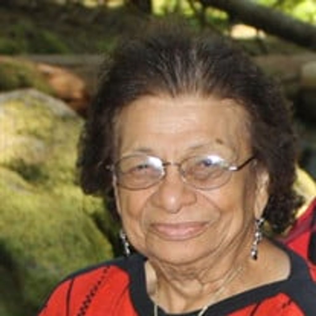 Julia Robles Profile Photo