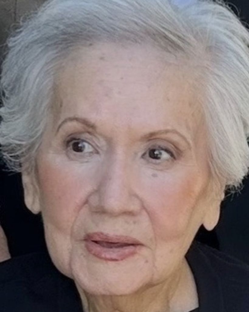 Viola Salinas
