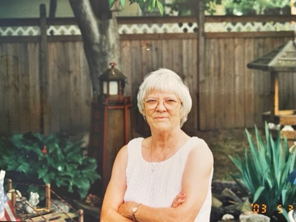 Joyce Holt