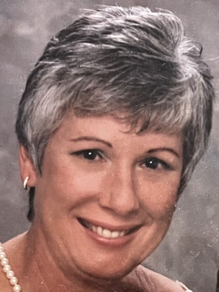 Alexis Biddle Hellemn Profile Photo