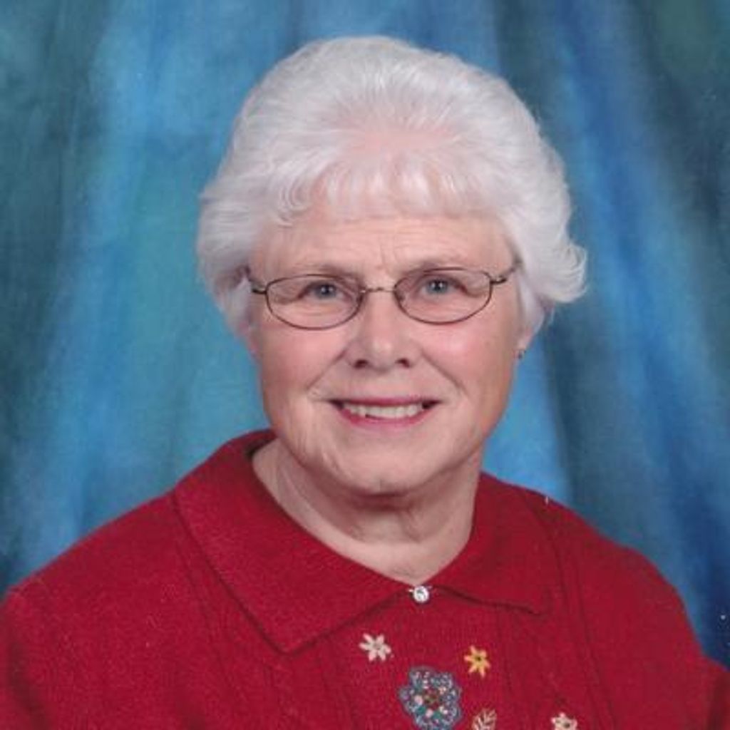 Julia Marie Llewellyn Profile Photo