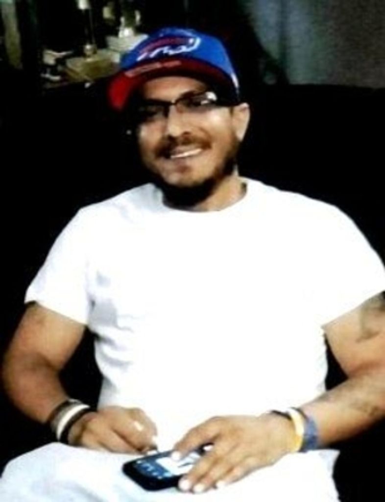 Victor M Navarro Jr