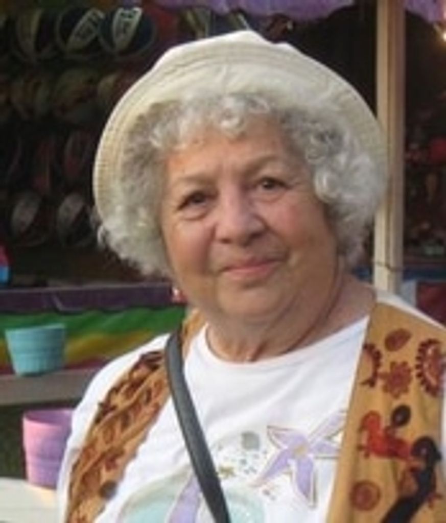 Lucila Davalos