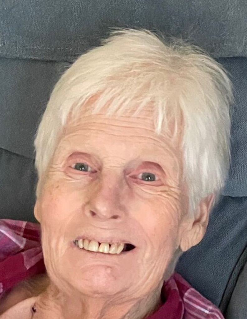 Linda J. (Reiss)  Hughes