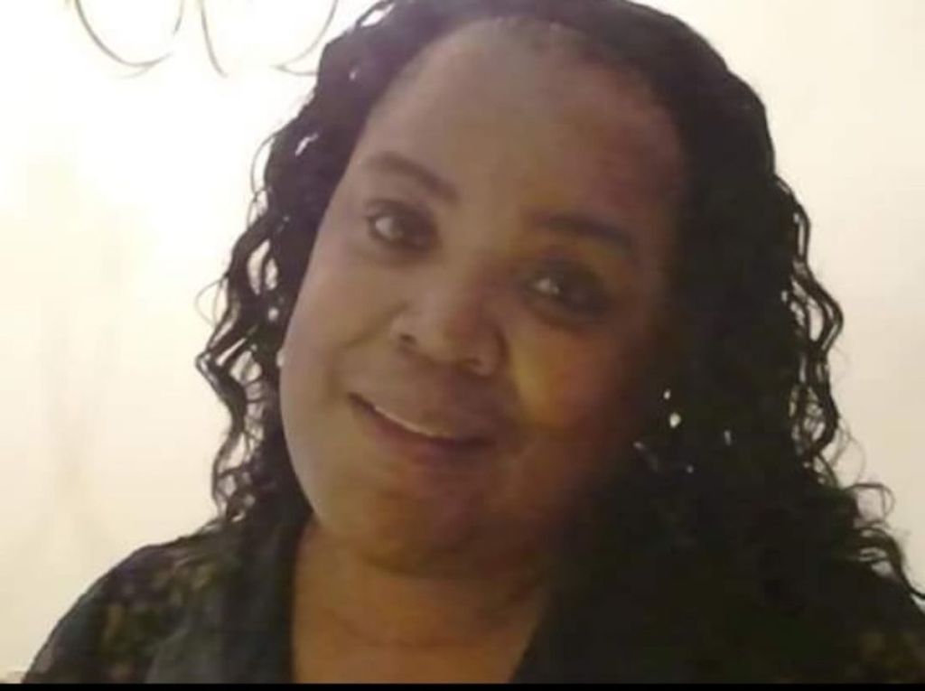 Lisa "Bobbi" Yvonne (Grigsby)  Holmes