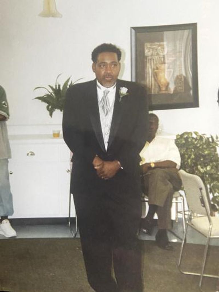 Johnny Ray Henry Profile Photo