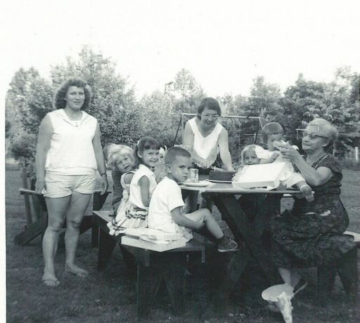 Dinah Sue Demas photo gallery thumbnail 35 of 44