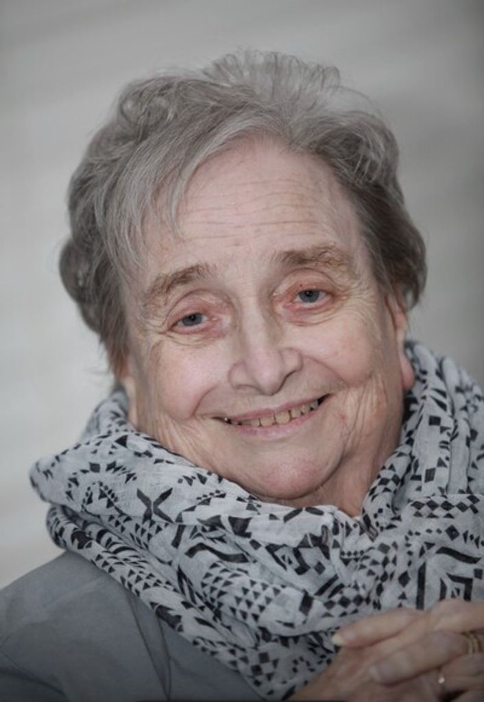Suzanne Holzum Profile Photo