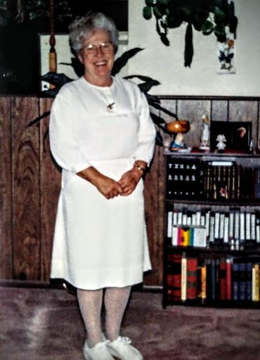Eleanor Bruce photo gallery thumbnail 91 of 107