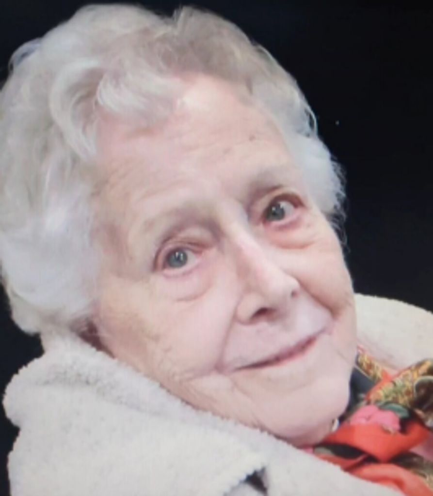 Eva Evelyn (Kominsky)  Royale Profile Photo