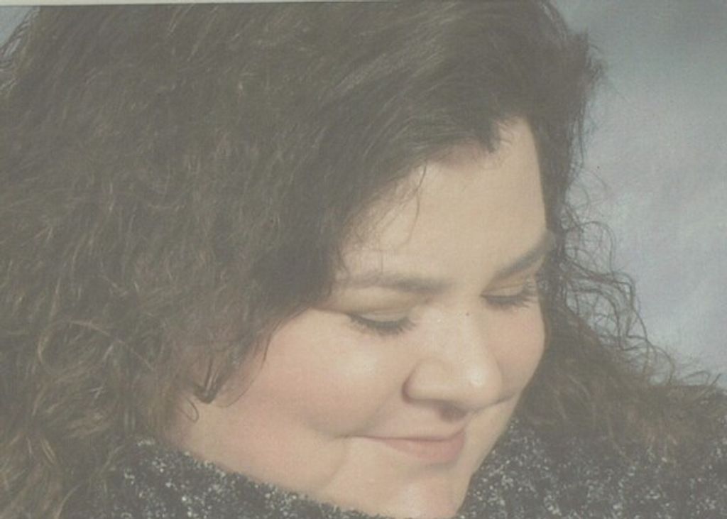 Angela Montes De Oca Profile Photo
