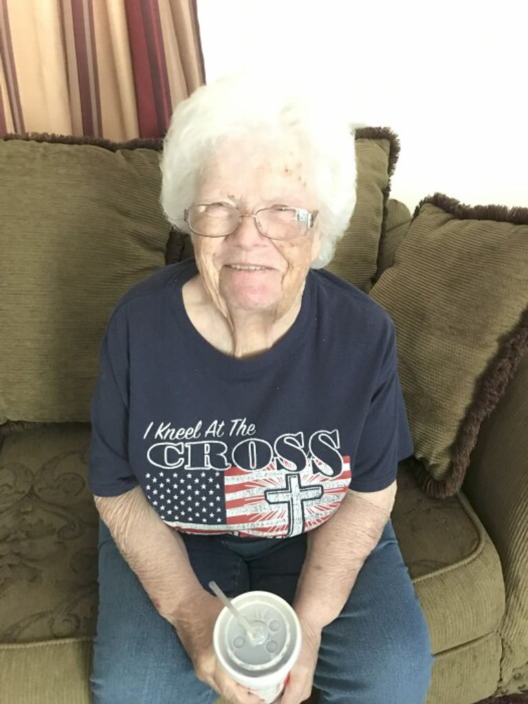 Carolyn (Collins)  Powell Profile Photo