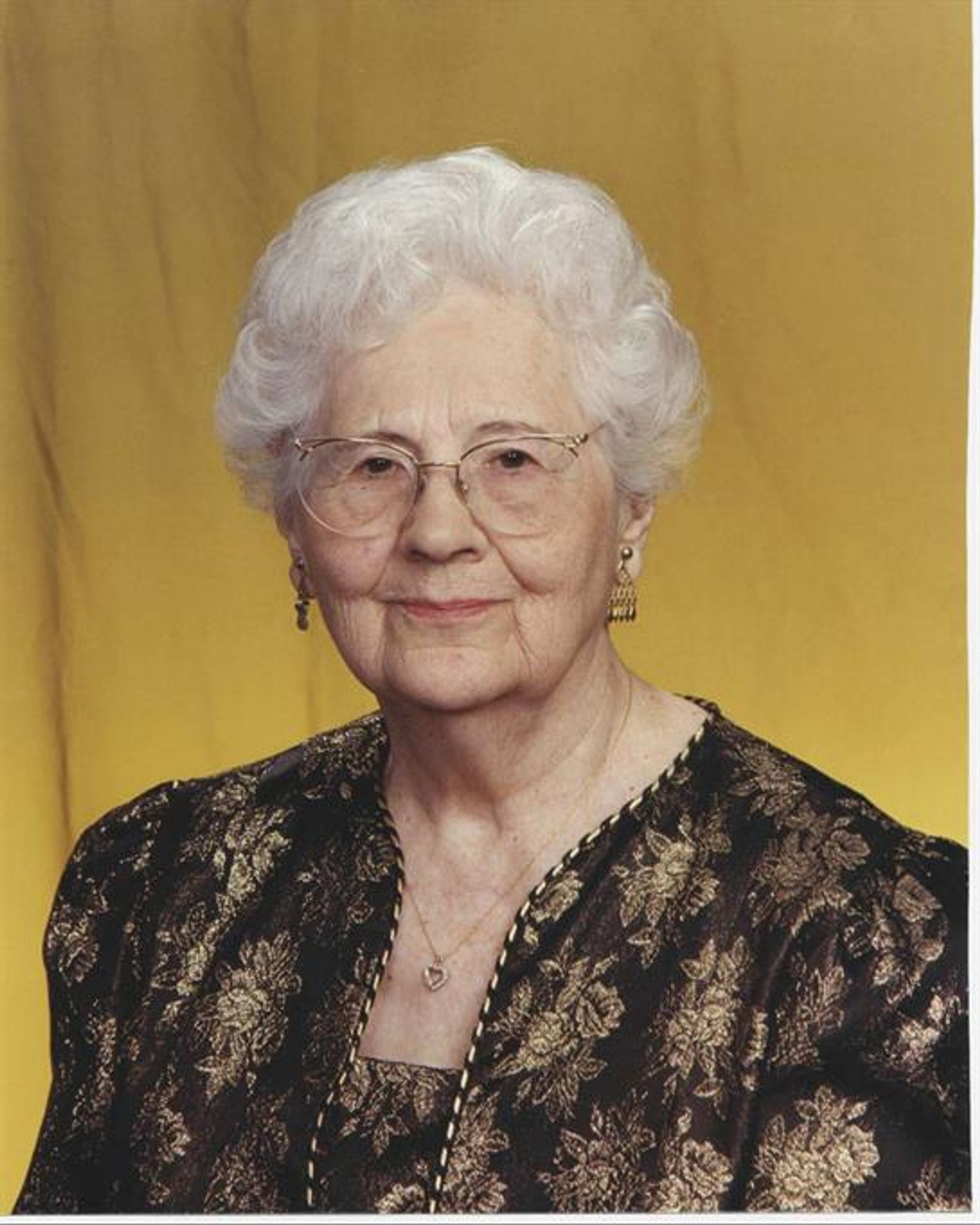 Helen L. Harris photo gallery image 2 of 3