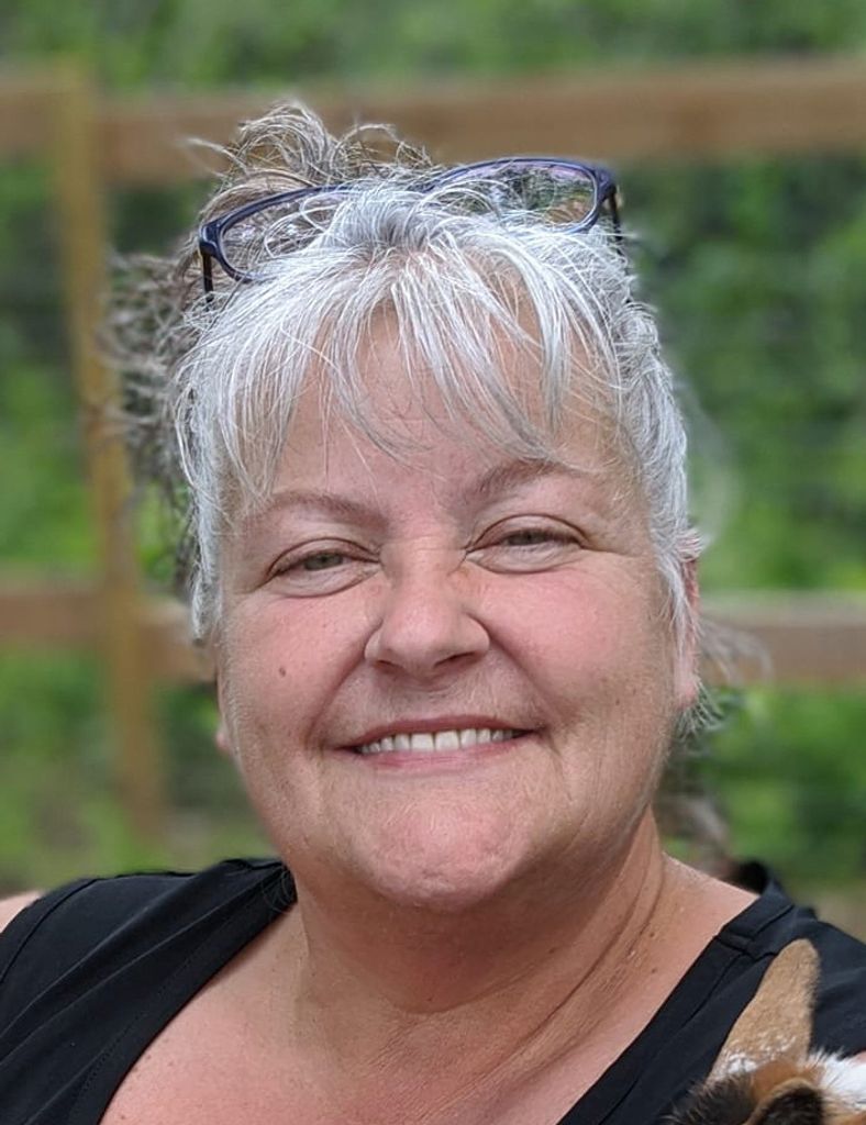 Lisa Robinson Profile Photo
