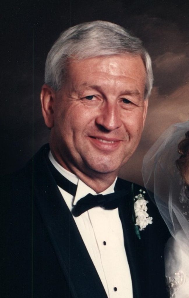 Robert "Bob" Forbes Leith Profile Photo