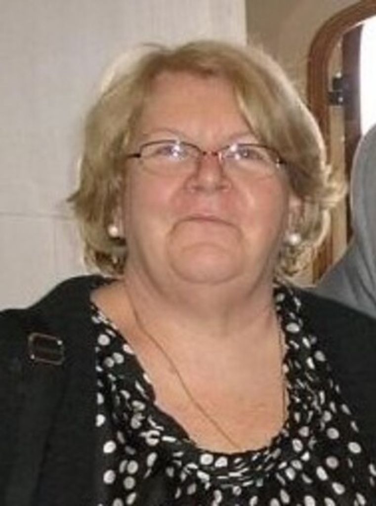 Mildred T. "Mitzi" (Walsh) Moles Profile Photo