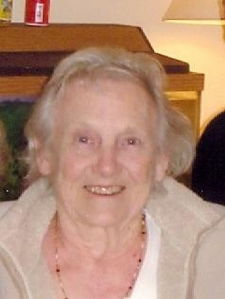 Elizabeth Miller Profile Photo