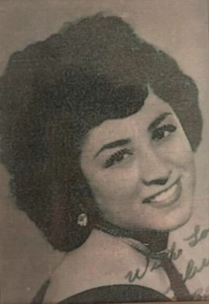Rebecca Flores