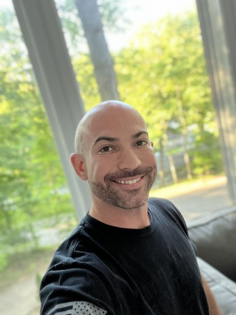 Christopher Daniel Robbins Profile Photo