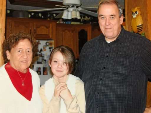 Evelyn (Howard)  Muncy photo gallery thumbnail 20 of 68