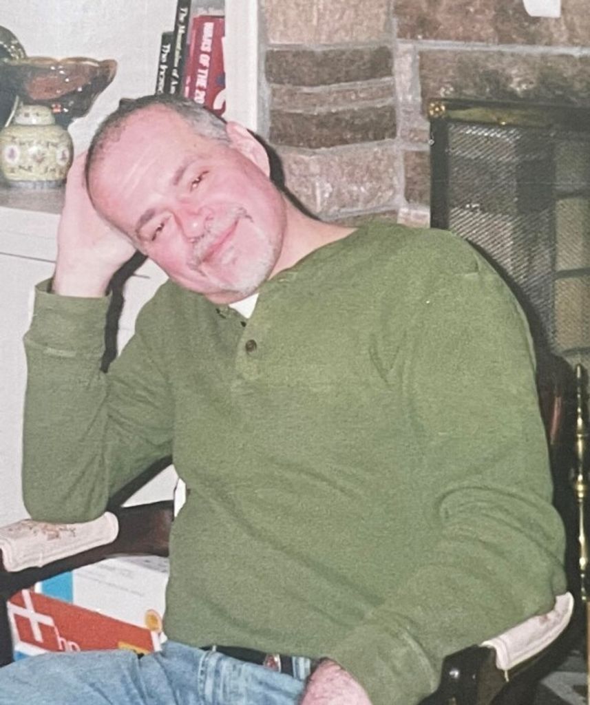 Robert J. Castro, Jr. Profile Photo