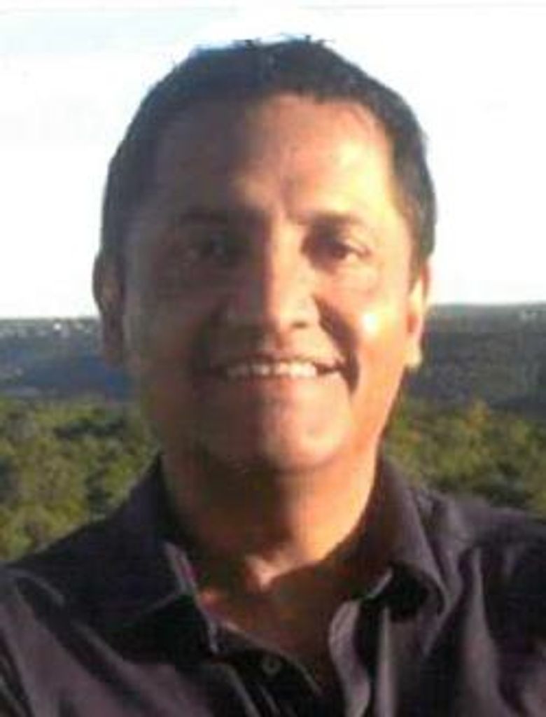 Javier Flores Pina Profile Photo