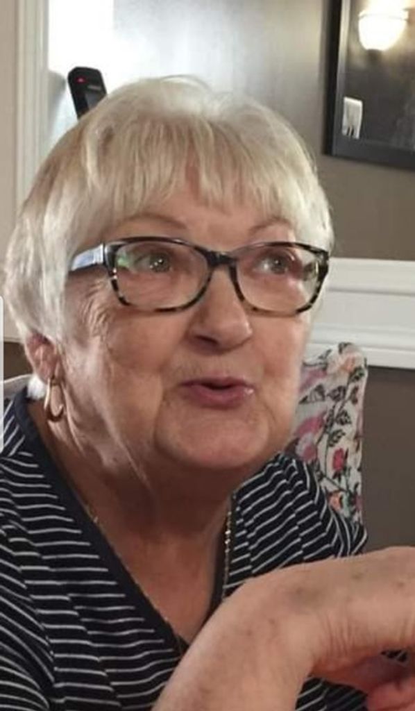 Christina Lomond Profile Photo