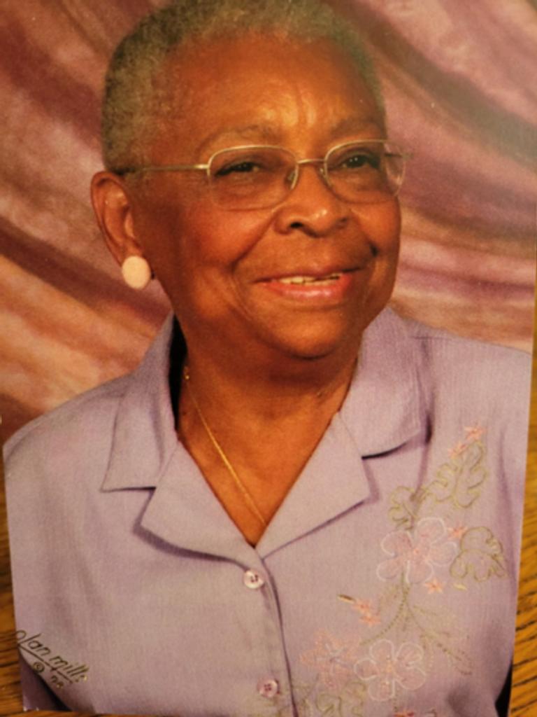 Mrs. Loyce Jeannette Lang Hill Profile Photo