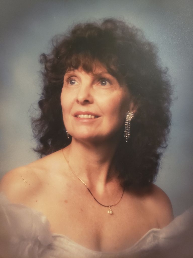 Gloria Lanseros