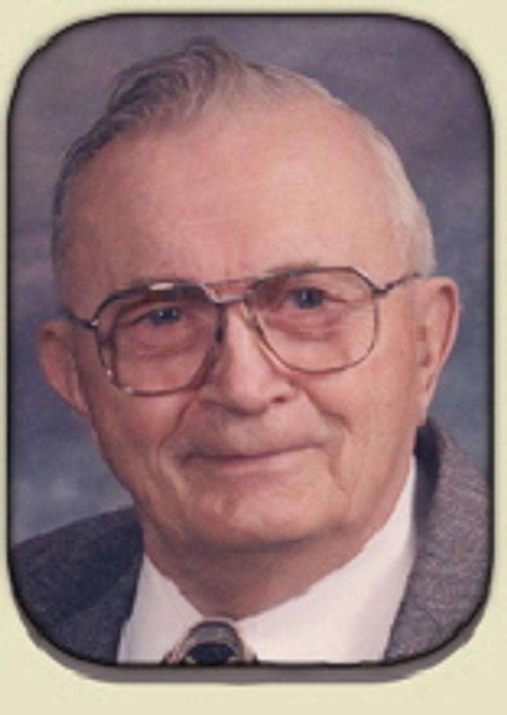 Lowell E. Tetzloff Profile Photo