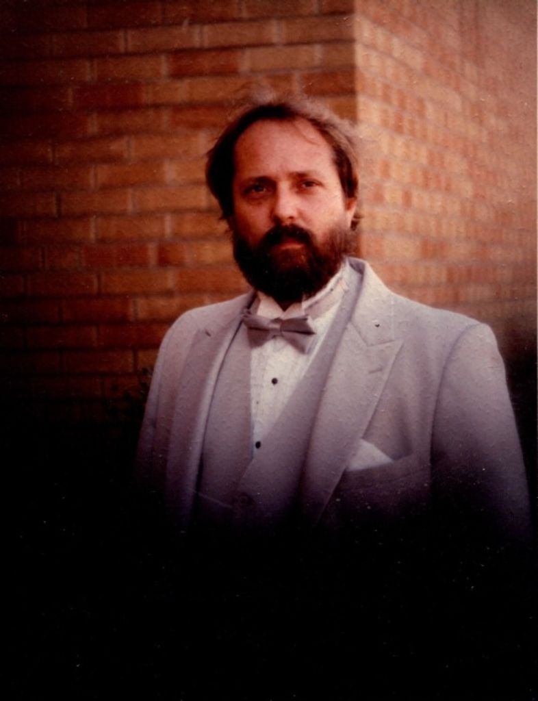 Leslie D Finstad