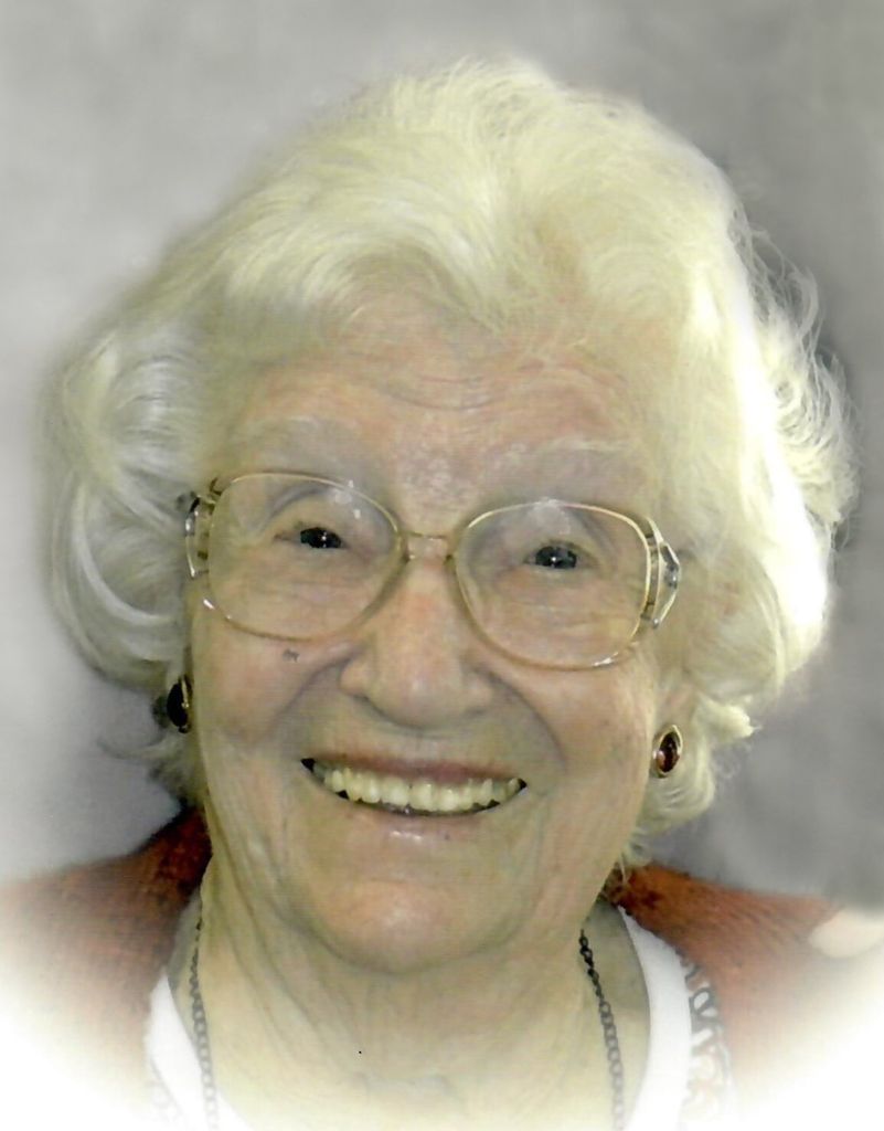 Maxine White