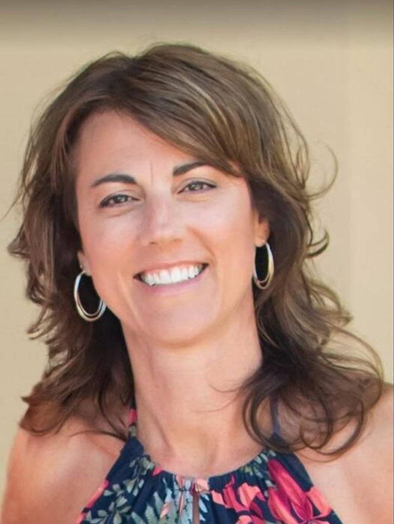 Lynn Ann (Feeney)  Leach