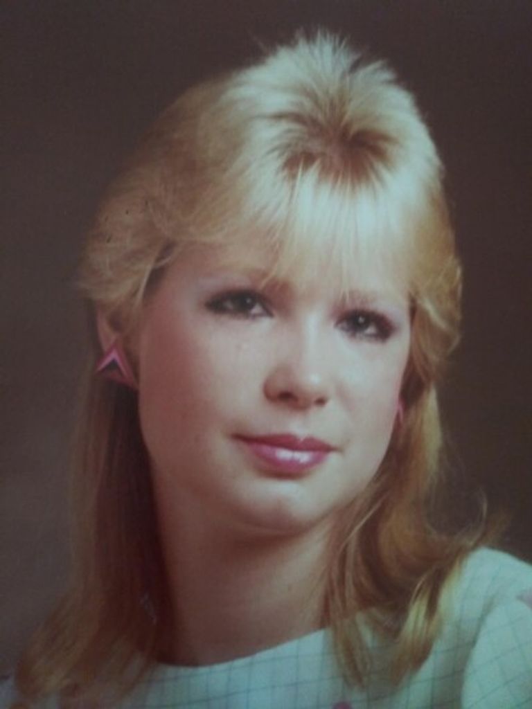 Ami Elizabeth Cook Profile Photo