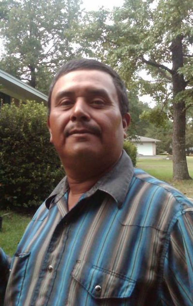 Luis V. Rosales Profile Photo