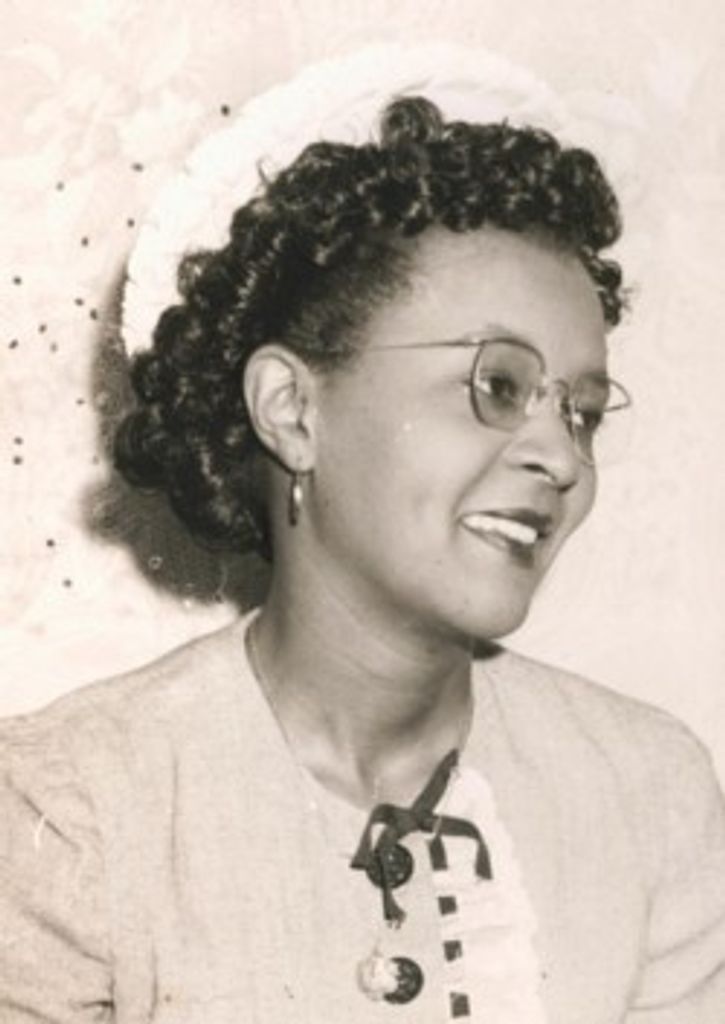 Dorothy Delores Smith Holman