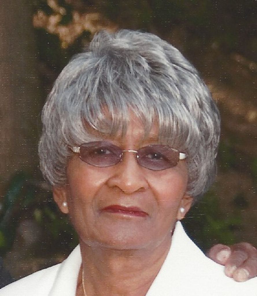 Essie Heidelberg