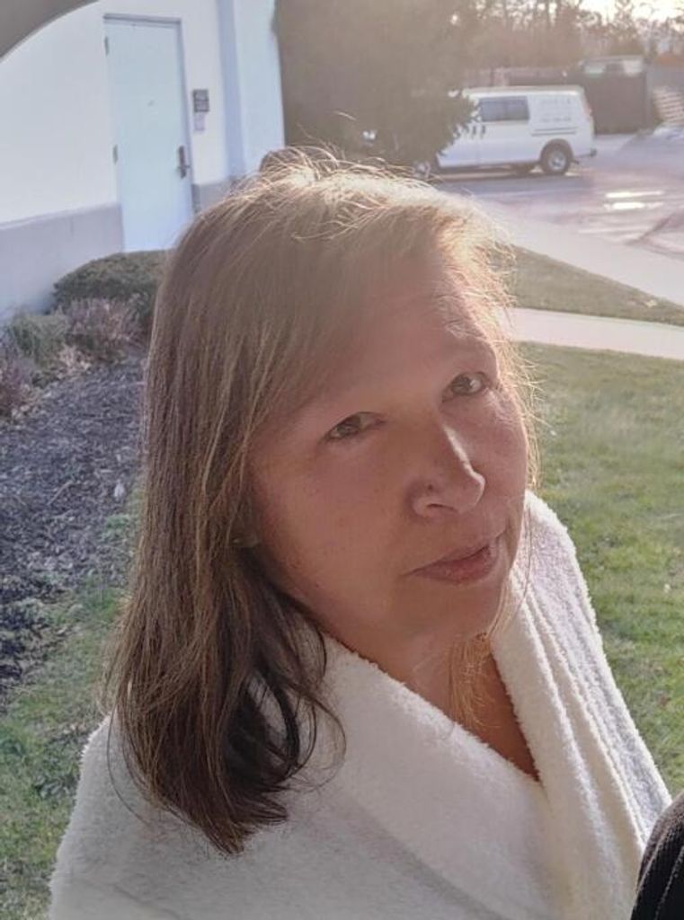 Janet Mennonna Profile Photo