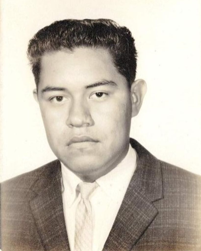 Tomas Uribe Profile Photo