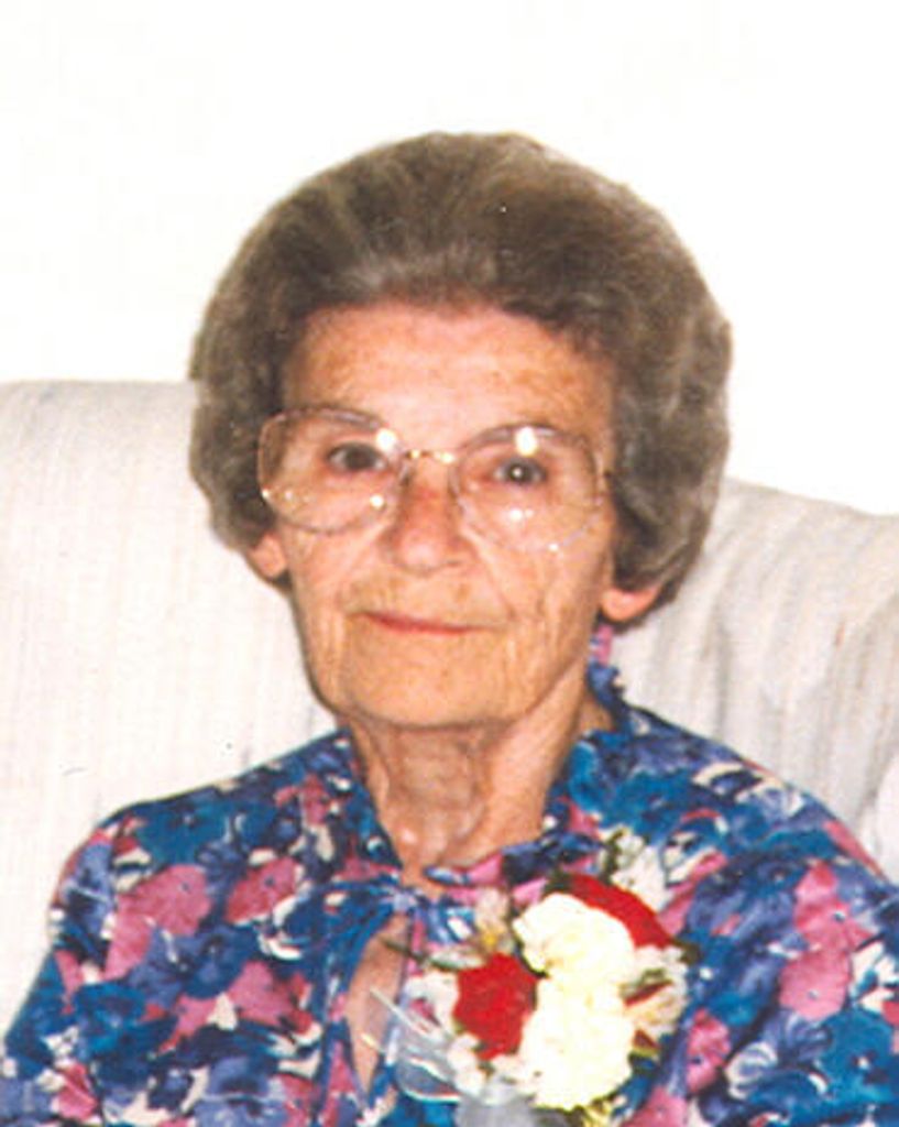Lillian  Minnie Schultz