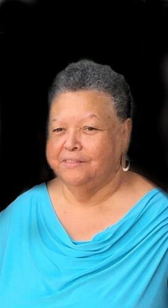 Yvonne Edey Profile Photo
