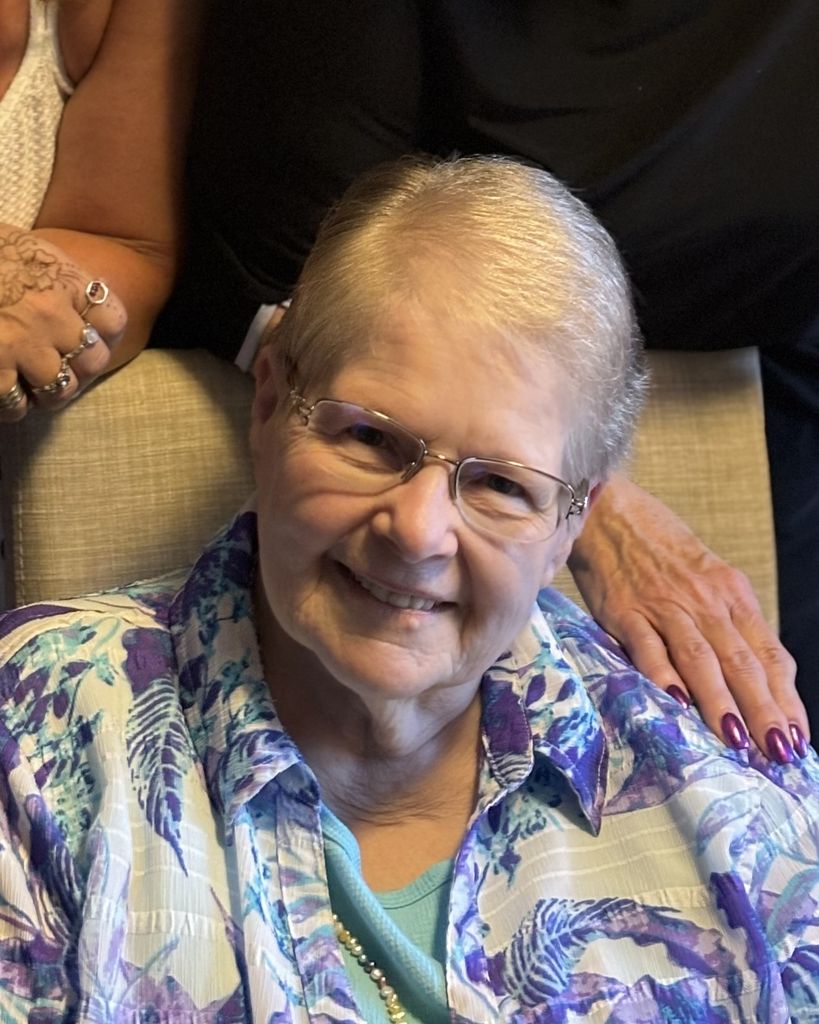 Carolyn Stucky Holzer Profile Photo