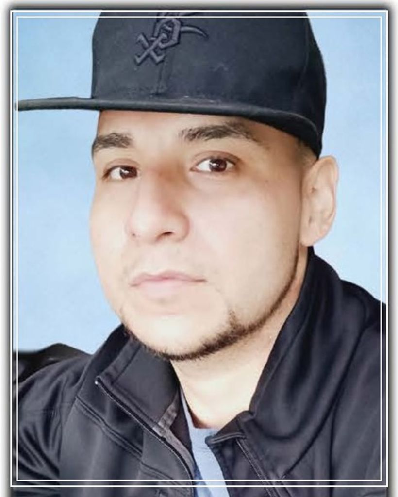 Javier Paredes Profile Photo